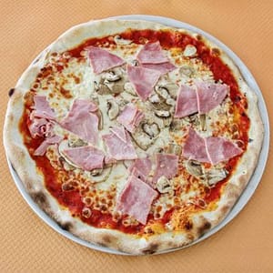 restaurant-pizzeria-paris-13-le-delfino-commander-pizza-regina
